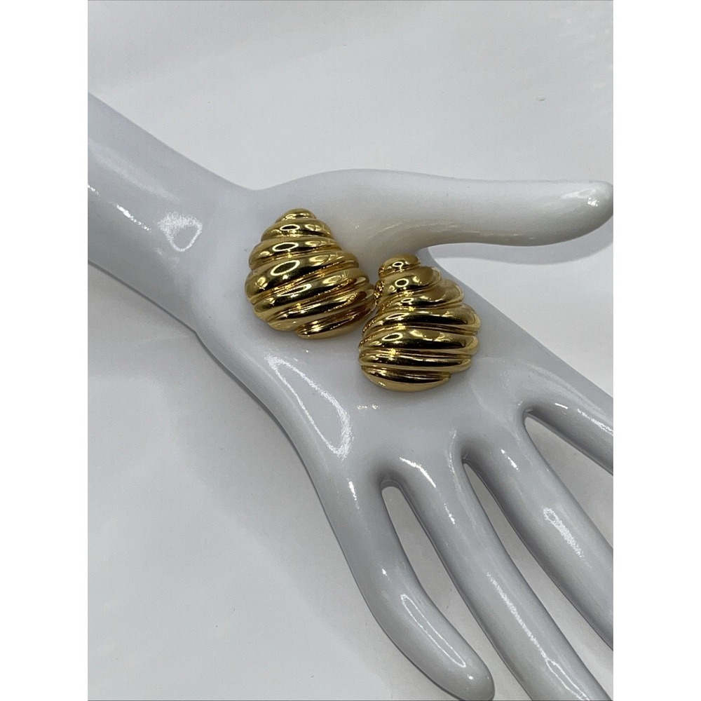 Vintage Givenchy Earrings Gold‎ Tone Designer Signed Swirled Heart Day To Night - Picture 3 of 6